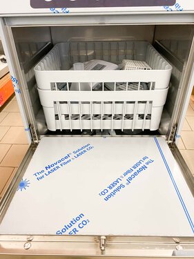 Glsersplmaschine mit Entkalker, Laugenpumpe und...