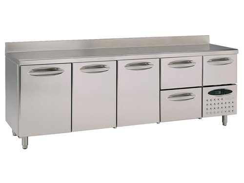 Umluftkhltisch, 3 Tren, 2 Schubladen gekhlt, 2490 x...