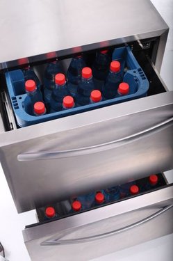 Schubladenk�hler UKS 140 von 45x 1 Liter Flaschen oder 2 Getr�nkek�sten