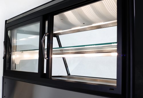 Impuls Wandk�hlregal - Verkaufstheke Carla 1200 mit 2 h�hen- und neigungsverstellbaren Regalb�den, 122 x 95,3 x 150,5 cm