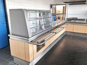 Speiseausgabe-Station Kantine mit Khlvitrine / Khltisch...