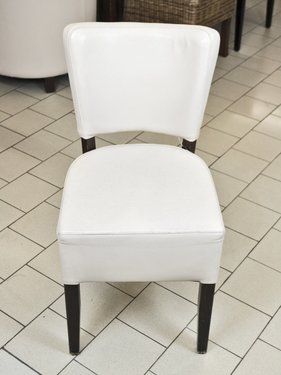 Restaurantstuhl gepolstert Kunstleder cremefarben, BTH 44 x 52 x 80 cm