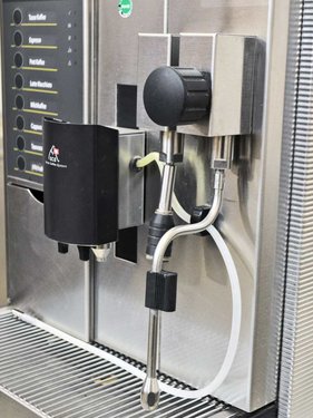 Kaffeevollautomat SCS Single mit 2 Mahlwerken, 2 Bohnenbeh�ltern und Cappuccinatore