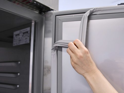 Edelstahl Tiefk�hlschrank TKU1425 3-t�rig mit Touch-Display, Inhalt 1320 Liter, BTH 140 x 83 x 208 cm