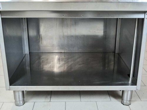 Griddleplatte Elektro Bartscher 1/2 glatt 1/2 gerillt auf offenem Unterbau, BTH 80 x 70 x 85 cm