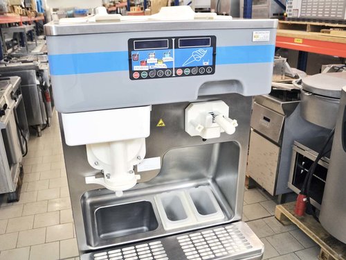 Carpigiani Shake- und Softeismaschine K3 mit 2 unabh�ngigen K�hlsystemen, BTH 72 x 102 x 147 cm