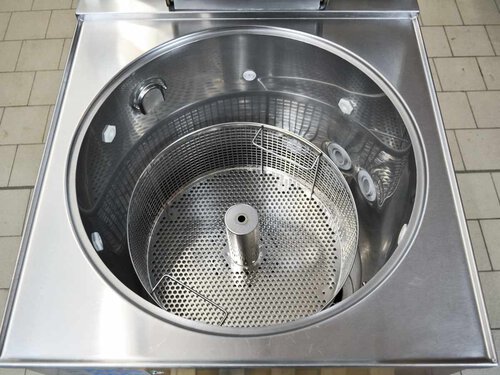 Salat- und Gem�sewaschautomat Meiko GK 60 f�r Blattgem�se (60 kg/h) und Knollenfr�chte (230 kg/h)