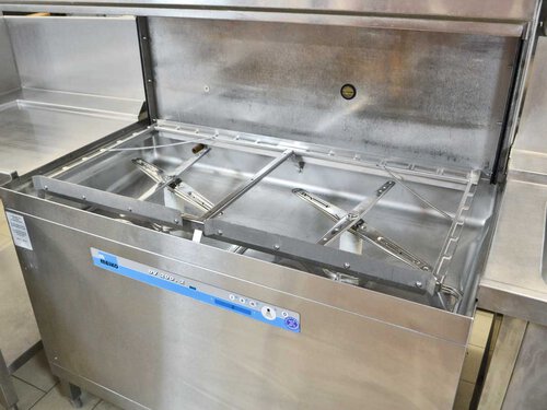 Meiko DV 200.2 Durchschubsp�lmaschine inkl. Umkehrosmose-Modul sowie Zu- und Ablauftisch