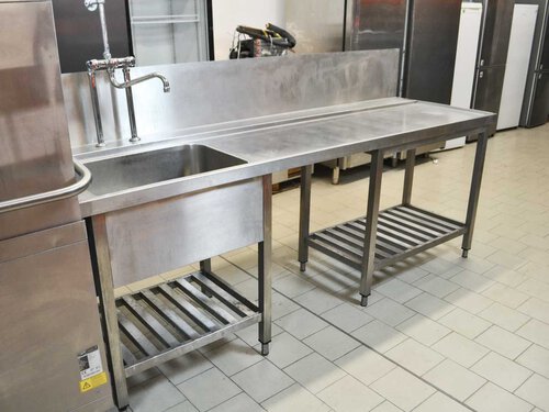 Meiko DV 200.2 Durchschubsp�lmaschine inkl. Umkehrosmose-Modul sowie Zu- und Ablauftisch