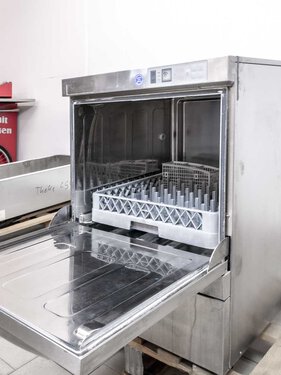 Geschirrsp�lmaschine Winterhalter GS302, Korbma� 500 x 500 mm, BTH 600 x 650 x 830 mm