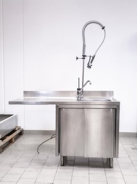 Splcenter, 1 Becken rechts, 2 Schiebetren, mit Pendelbrause, BTH 140 x 70 x 85 cm