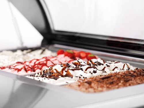 Eisvitrine Bartscher 4x6,5L-R f�r 4 Beh�lter, Inhalt 67 Liter, BTH 805 x 665 x 350 mm